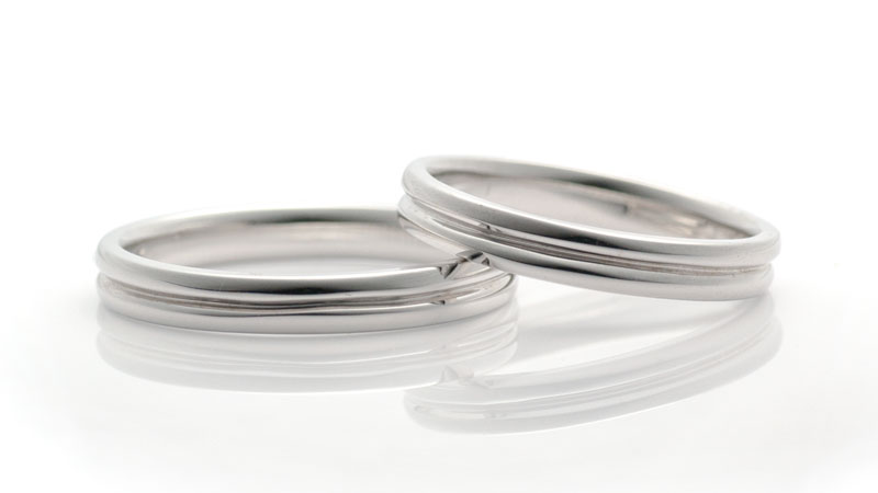 2本の輪を重ねたデザインの結婚指輪オリーブ 