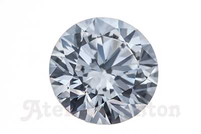 じっくり選んだダイヤモンドでプロポーズ