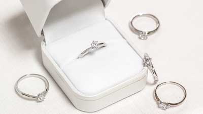 プロポーズの婚約指輪