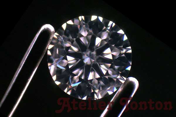 宝石顕微鏡で見るダイヤモンド