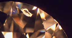 ダイヤモンド中のインクージョンのイメージ画像