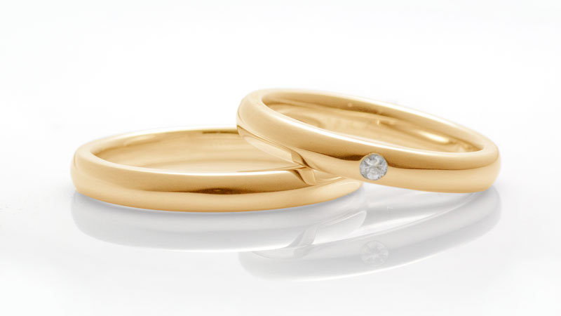 ボリュームのある金の甲丸結婚指輪「けやき」 